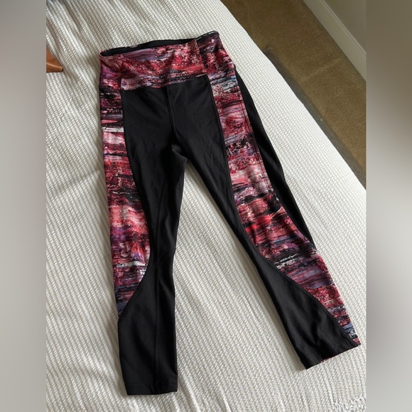 Lululemon Sweat & Repeat Crop 21 inch size 6 - Picture 5 of 5